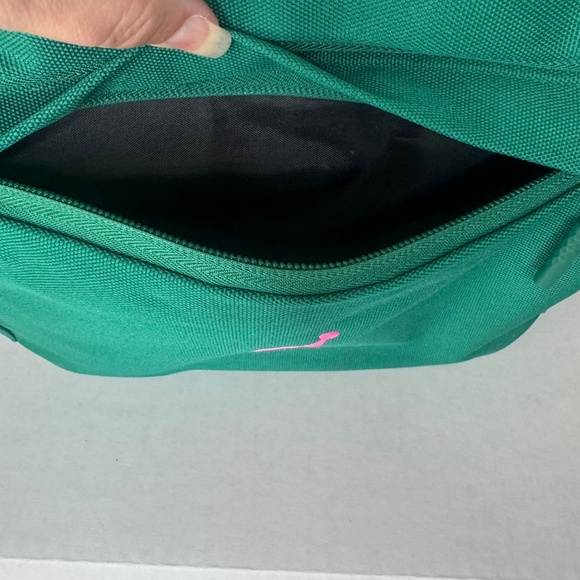 AIR JORDAN Sling Bag/Fanny Pk/Crossbody/Belt Bag/LARGE/Jumpman/MYSTIC GREEN/NWT - Picture 3 of 11